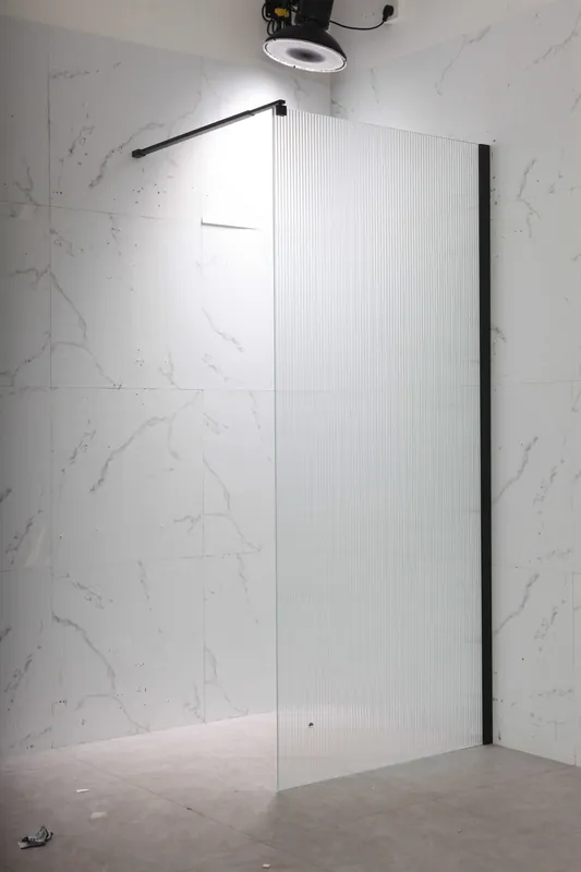 Inspiro Design Liberta 90 cm Walk-In zuhanyfal Stripe üveggel, fekete ZUWBS-90Inspiro Design Gyors kiszállítás